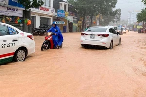 Cận cảnh đảo ngọc Phú Quốc bị nhấn chìm trong nước