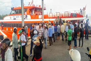 Thời tiết xấu, tạm ngưng các chuyến tàu đi-đến Phú Quốc