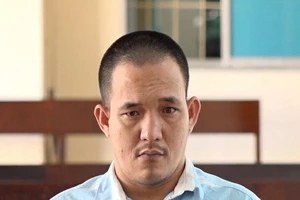 Tuyên án gã hiếp dâm bé gái bán vé số 9 tuổi 