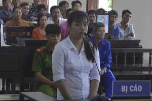 Cô gái 18 tuổi sát hại chồng hờ vì gia đình bị xúc phạm