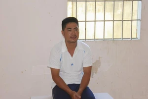 Dùng clip 'nóng' với tình cũ để tống tiền