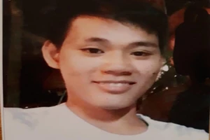 Nghe cha ruột bị đánh, 2 anh em vác dao đi 'nói chuyện'