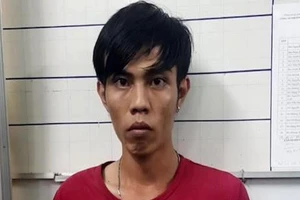 Chục trai trẻ sập bẫy tìm thanh niên 'phục vụ tình dục quý bà'