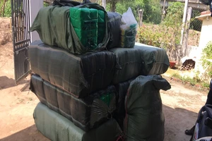 Công an triệt phá điểm sản xuất trà giả quy mô lớn