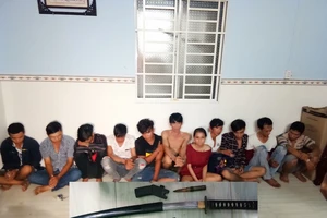 Nhiều nam nữ phê ma túy ở Long Hồ, Vĩnh Long