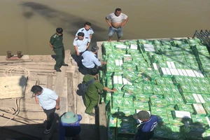 An Giang: Khởi tố vụ án buôn lậu nước giải khát hơn 8 tỉ 