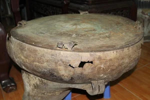 Ngư dân phát hiện trống đồng trên sông Cổ Chiên
