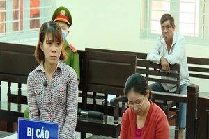 2 phụ nữ dùng chứng minh giả lừa mua điện thoại trả góp