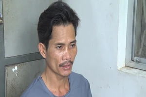 Bắt kẻ nhiều lần rạch mùng trộm tài sản