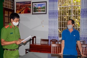 Khởi tố 2 người nhiều lần trộm cát trên sông Cổ Chiên