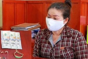 Giúp việc trộm nhẫn kim cương của chủ nhà để trả tiền đất