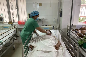 2 người bị đâm thấu bụng nguy kịch được cứu nhờ báo động đỏ