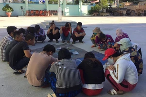 An Giang: Triệt xóa điểm lắc tài xỉu 'quý bà' trong vườn xoài