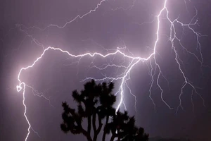 Cần Thơ: 2 người bị sét đánh chết