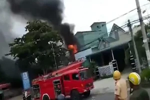 Vụ cháy xe bồn ở cây xăng: Chủ cửa hàng không qua khỏi