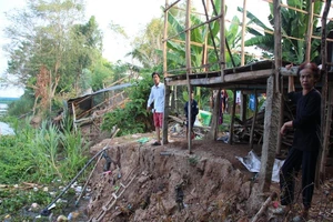 Đồng Tháp: Khẩn cấp di dời 551 hộ dân ven sông Tiền