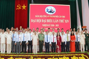 Thiếu tướng Lê Tấn Tới dự Đại hội Đảng bộ Công an Cần Thơ