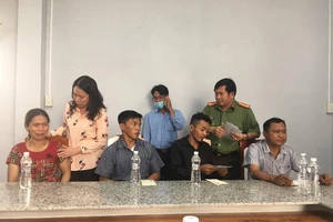 Tỉnh ủy An Giang thăm và hỗ trợ gia đình 5 trẻ đuối nước