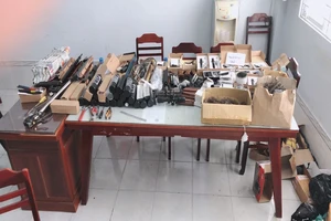 Cần Thơ: Triệt phá điểm mua bán súng săn qua mạng 