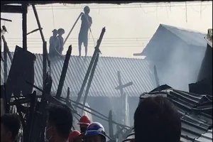 Cháy quán cà phê trên quốc lộ 91