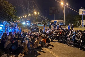 52 người tụ tập đua xe trái phép trên cầu Cần Thơ