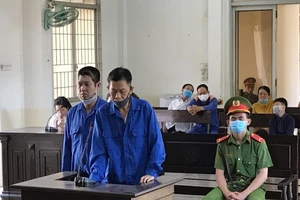 Mâu thuẫn tình cảm, tưới xăng đốt cả nhà vợ hờ