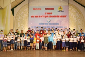 150 suất học bổng tiếp sức cho học sinh ở Tiền Giang