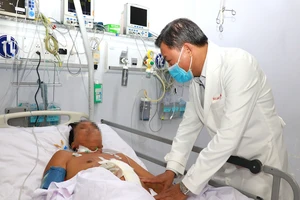 Hút 3 lít máu loãng cứu sống bệnh nhân thập tử nhất sinh