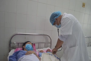 Mổ lấy thành công song thai có dây rốn bám màng bất thường