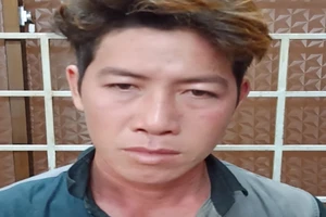 Nữ sinh bị bạn trai quay clip nóng khi vào khách sạn