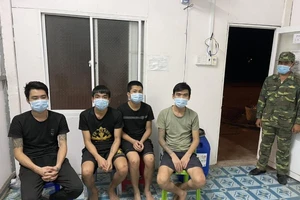 Bắt 4 người lội sông nhập cảnh trái phép đêm giao thừa
