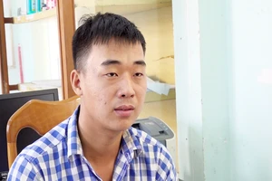 Cướp tiền của người chạy xe ôm sau đó mang ra lì xì Tết