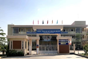 Công an vào cuộc vụ côn đồ vào trường bắt, đánh học sinh 