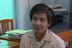 Đang làm vườn, bị em ruột đâm tử vong