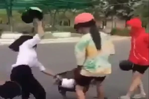 Đồng Tháp: Nữ sinh bị đánh hội đồng bằng nón bảo hiểm