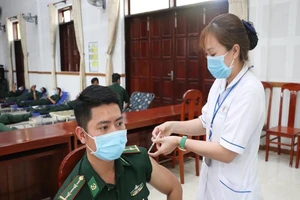 Tiêm vaccine COVID-19 cho Bộ đội Biên phòng An Giang