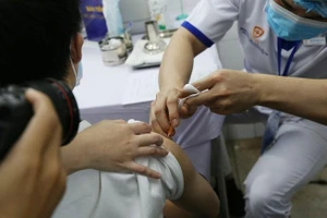 Vĩnh Long: Dự kiến tiêm vaccine COVID-19 cho hơn 5.000 người