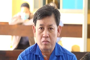 An Giang: Lừa mua sà lan lấy sắt bán phế liệu