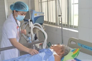 Cần Thơ: Liên tiếp cấp cứu người bị uốn ván do cây đâm, gà đá