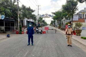 Trà Vinh tạm đình chỉ 1 viên chức y tế không lấy mẫu test COVID-19 kịp thời