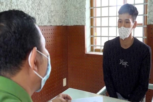 An Giang: Bắt chủ nợ chặn đường lấy xe của con nợ