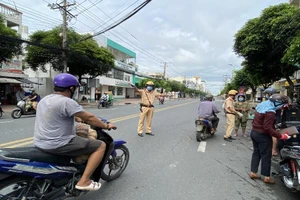 TP Long Xuyên: Dân không được ra đường sau 18 giờ đến 5 giờ sáng hôm sau