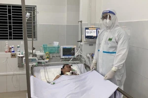 ICU Cần Thơ cứu sống thai phụ nhiễm COVID-19 nặng, hôn mê sâu