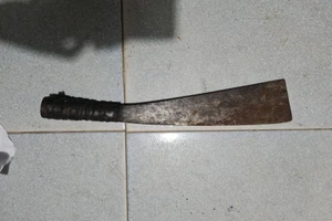 Không cho lấy mẫu xét nghiệm còn đuổi chém công an