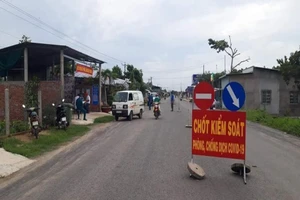 Vĩnh Long: Người dân được di chuyển liên vùng xanh 