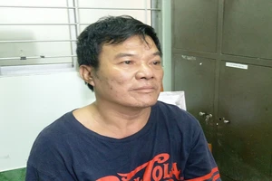 Ghen tuông, chồng tưới xăng đốt vợ