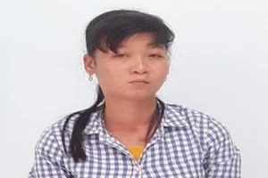 Nữ nhân viên bưu điện lừa cầm sổ bảo trợ xã hội chiếm đoạt tiền tỉ