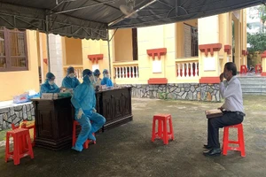 Khu vực test nhanh tại tòa