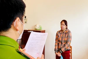 Vợ cán bộ biên phòng An Giang bị khởi tố tội buôn lậu