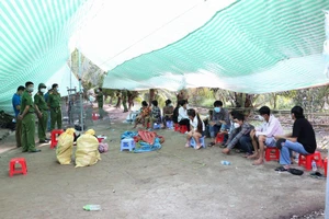 Triệt phá tụ điểm cờ bạc hoạt động rất tinh vi ở Vĩnh Long 